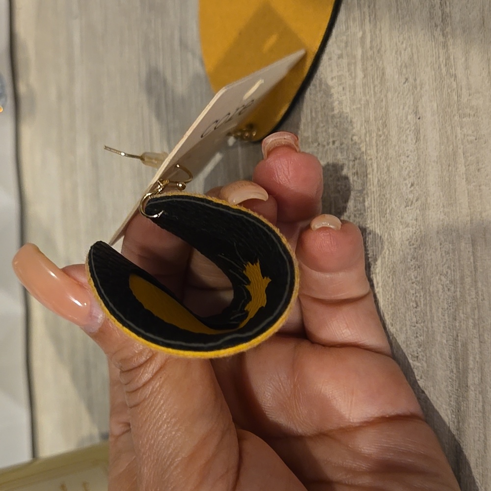 Black and Yellow Pineapple Earrings - Picture 6 of 6